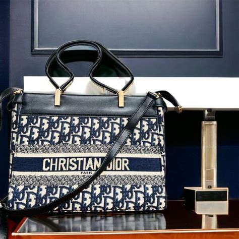 bolsa cristhian dior|bolsas christian dior originales precio.